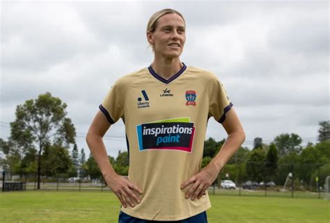 Emily Van Egmond Signs with Newcastle Jets | Legend Sportswear