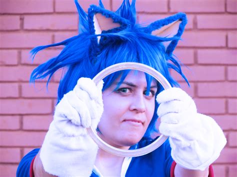 Sonic The Hedgehog Cosplay by SaoriElise on DeviantArt