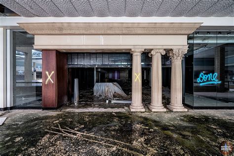 Dead Malls photo - Abandoned America