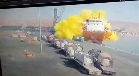 Chlorine gas leak kills 12, injures 251 at Jordan port | Reuters