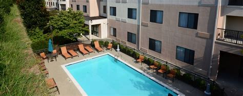 Danville hotels with outdoor pool | Danville vacation hotels