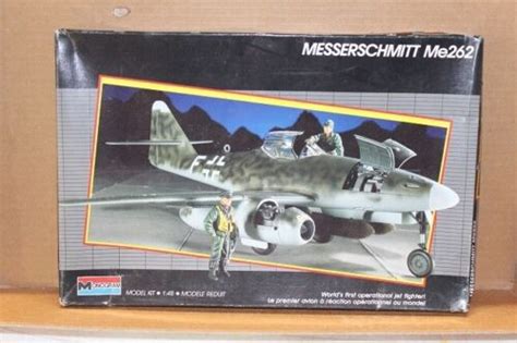 Monogram Messerschmitt ME 262 Model Kit 1:48 Complete/Unbuilt Open Worn ...