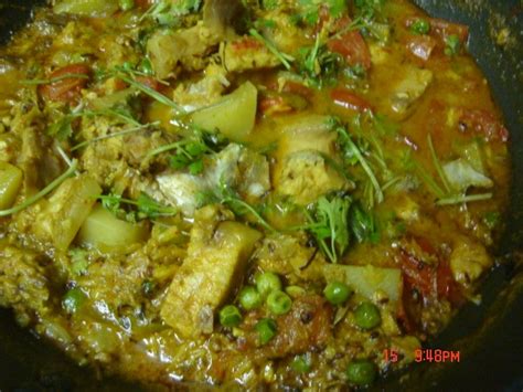 Bachelor Cooking : Fun Cooking and Easy Recipes!: Catla Fish Curry- Manipuri Style, Atoiba Thongba!