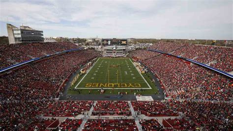 Iowa State Allowing 25,000 Fans At 1st Football Game Despite Rising ...