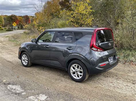 Kia Soul pros and cons (it was way easier to write the cons) – DriveAndReview