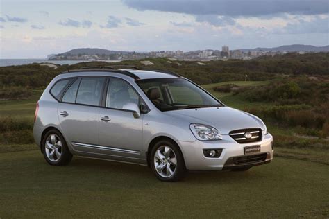 2008 Kia Rondo 7 Review - Top Speed