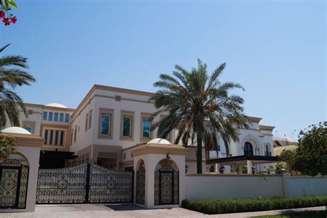 Emirates Hills Guide | Propsearch Dubai