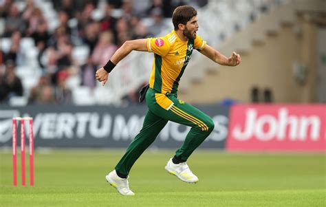 Shaheen Afridi breathes fire: 1 over, 4 wickets