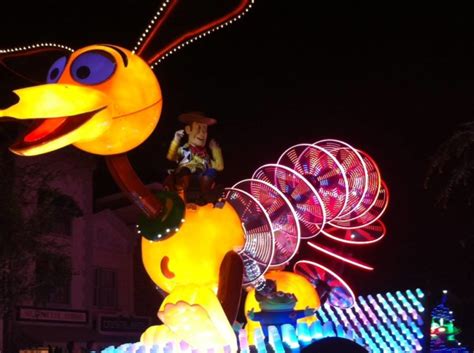 Disneyland Parade Viewing Tips – The Memorable Journey ~ The Affordable ...