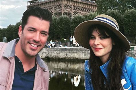 Zooey Deschanel and Fiancé Jonathan Scott Visit Paris After Engagement