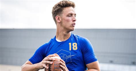 WATCH: UGA QB signee Carson Beck throws on New Year's Eve