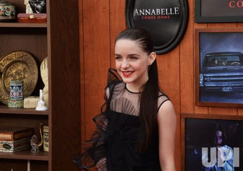 Photo: Mckenna Grace attends the "Annabelle Comes Home" premiere in Los ...