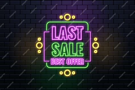 Free Vector | Neon sale sign design