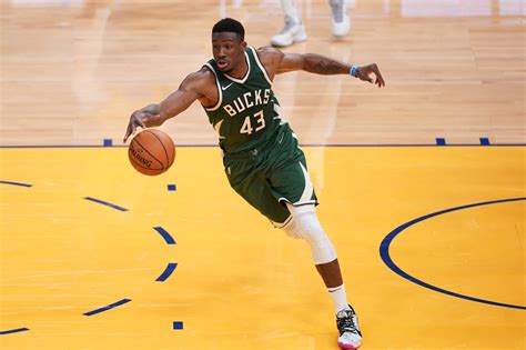 Milwaukee Bucks: Thanasis Antetokounmpo progressing in energy role