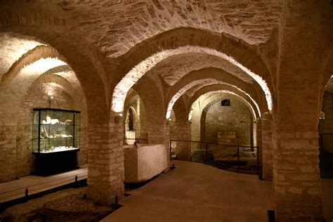 Bari - Cathedral; Catacombs | From Bari to Trani | Pictures | Italy in Global-Geography