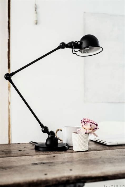 Industrial decor: black table lamps