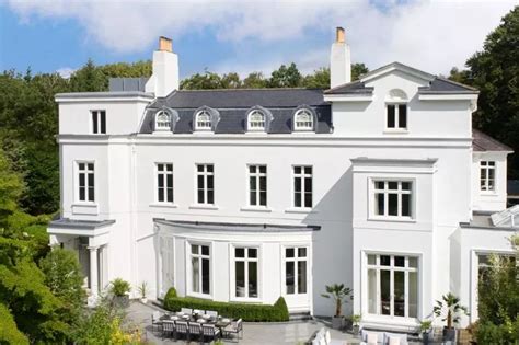 Inside £3.5m Omaze mansion with its own lift could be yours for £1.50 - Devon Live