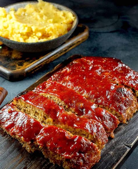 Meatloaf with Ritz Crackers - Chefjar | Recipe | Meatloaf, Ritz cracker ...