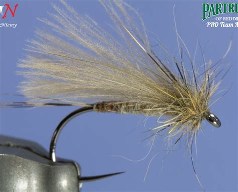 Dry flies - Fly tying step by step Patterns & Tutorials