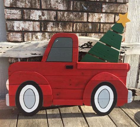 large-red-christmas-truck-pallet-ideas – HomeMydesign