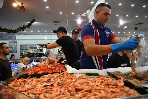 A festive feast of fish and fruit: the creation of the Australian ...