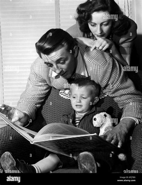 American actor Robert Mitchum (center), with his wife Dorothy Mitchum ...