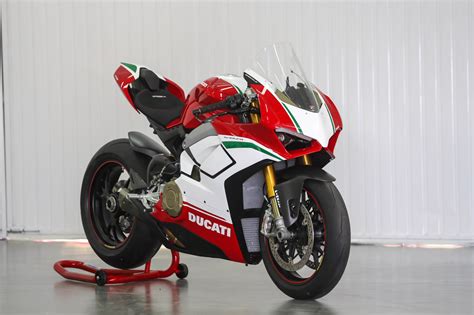 First Ducati Panigale V4 Speciale delivered in India; costs INR 51.81 lakh