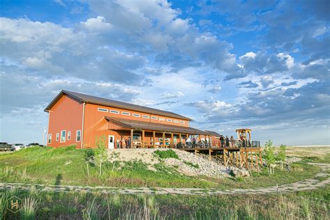 Spring Barn Wedding at Lily Fresh Farm – Heirloomsnaps Blog