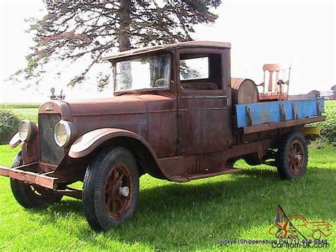 REO SPEEDWAGON Rare Vintage Truck Photo | Old trucks for sale, Old trucks, Work trucks for sale