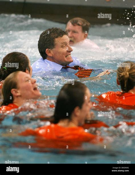 David marsh swimming hi-res stock photography and images - Alamy