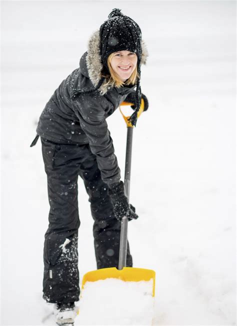 Snow Shovelling | Chiropractors' Association of Saskatchewan