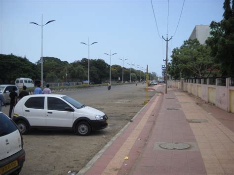 Taramani road view in Chennai... | Veethi