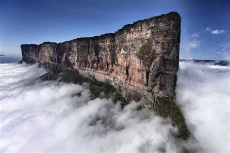 Mount Roraima - The Oldest Geological Formations on Earth - Charismatic Planet