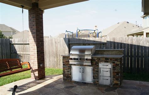 Simple outdoor kitchen in League City, TX | Grill and storag… | Flickr