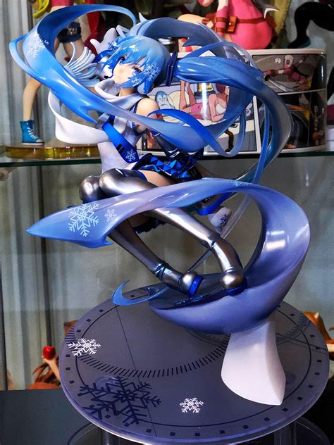 Probably the “coolest” Miku Figure our there : r/AnimeFigures