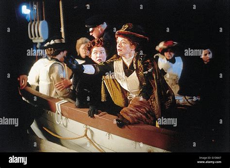 Titanic / Kathy Bates / Frances Fisher Stock Photo - Alamy