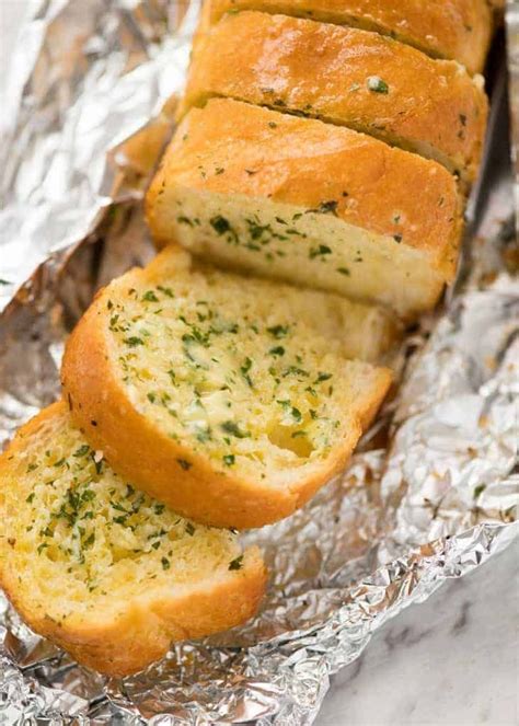 Better-Than-Dominos Garlic Bread | Recette | Recettes cuisine anglaise, Nourriture délicieuse ...