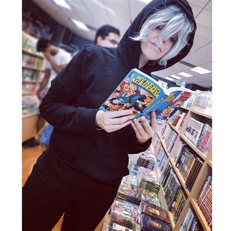 Shigaraki Tomura | Cosplay characters, Epic cosplay, My hero academia costume