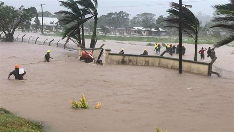 One dead, five missing as fresh cyclone batters Fiji - CNA