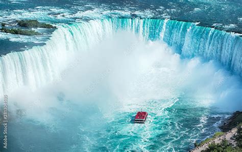 Niagara Falls boat tours attraction. Horseshoe Falls at Niagara Falls ...