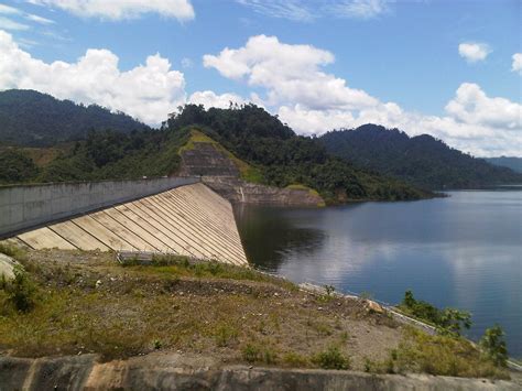 Menggapai Keluarga Sakinah Mawaddah Warahmah.....: A visit to Bakun Dam