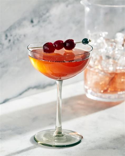 Best Champagne Cocktails - Drink Recipes With Champagne for New Year's Eve