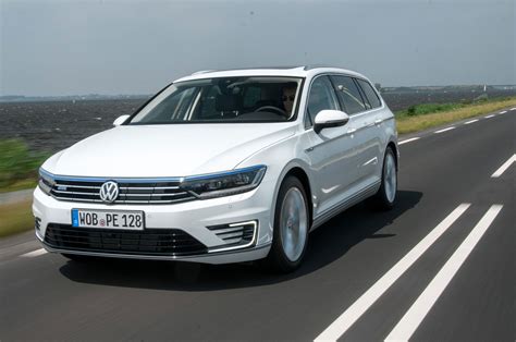 Volkswagen Passat Estate GTE hybrid review | Auto Express