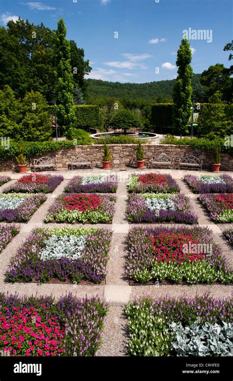 Quilt Garden - North Carolina Arboretum - Asheville, North Carolina, USA Stock Photo - Alamy