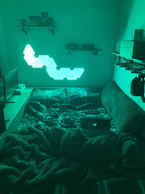 I’m very proud of my little gaming nook : r/malelivingspace