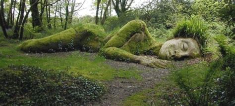 Masterpiece of Topiary art - Art Kaleidoscope