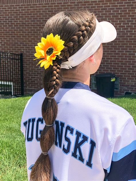 Softball hairstyle | Soccer hairstyles, Softball hairstyles, Athletic ...