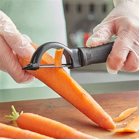 Choice 6" Smooth Vegetable Peeler with Stainless Steel Blade