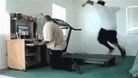 These people know how to make falling down funny | Funny gif, Funny fails, Really funny