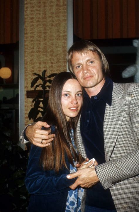 Jon Voight And Angelina Jolie Relationship - luzamorefe